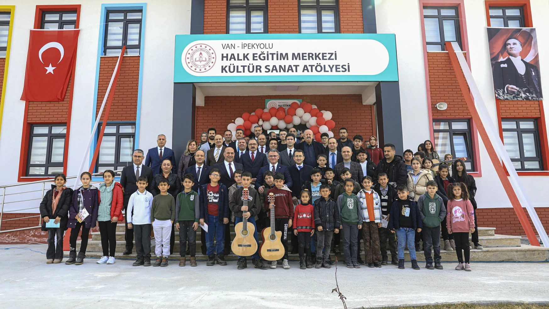Van'da 2 yeni okul açıldı