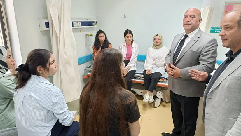 Van'da öğretmenleri taşıyan minibüs kaza yaptı