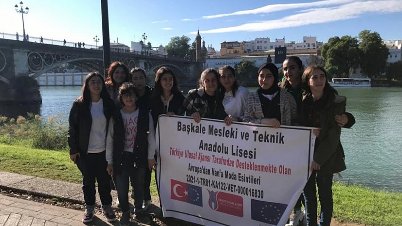 Vanlı Öğrenciler Avrupa'da Eğitim Aldı